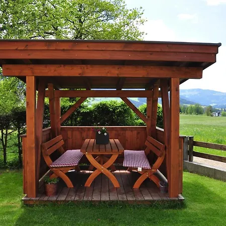 Haus Leo Habitación en casa particular